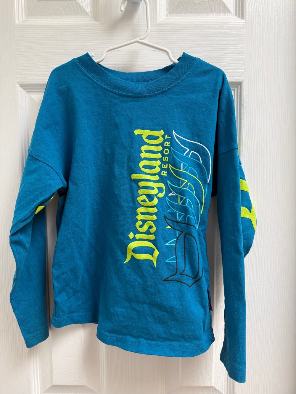 Disneyland resort kids spirit jersey size XS (4)